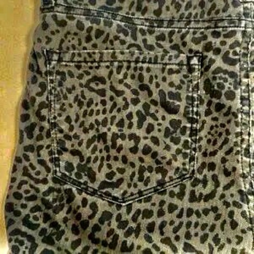 NWOT- STS BLUE ELLIE HIGH RISE ANKLE SKINNY JEANS. LEOPARD PRINT, NEVER WORN ♥️ - Picture 4 of 9